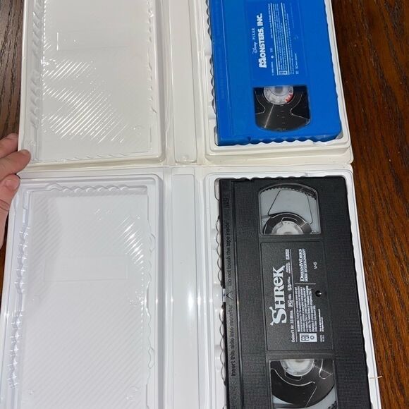 Vintage bundle of 2 VHS tapes - Picture 2 of 3